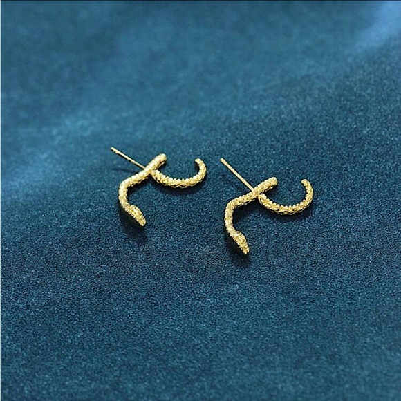 Gold Snake Earrings Creative Design Trendy - Picture 4 of 5